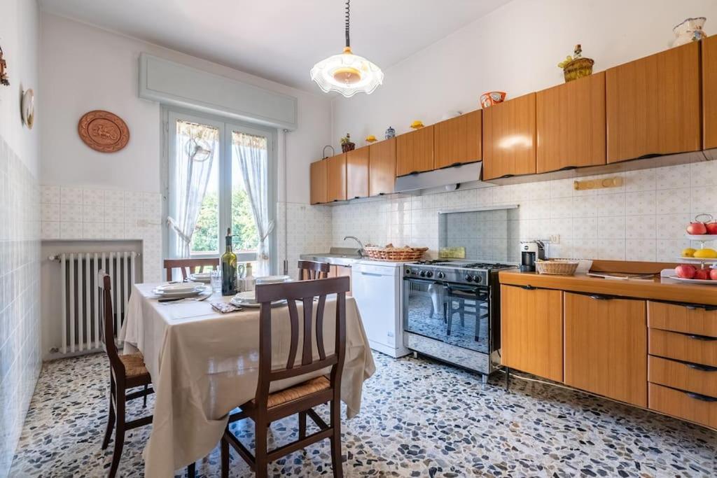 Appartamento Poggio Del Sole Лука Екстериор снимка
